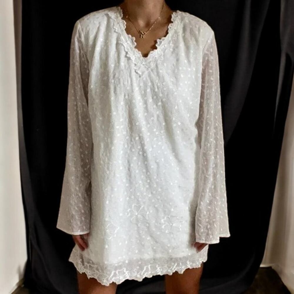 NEW BADGLEY MISCHKA Bell Sleeve Embroidered White Nightie SZ L
